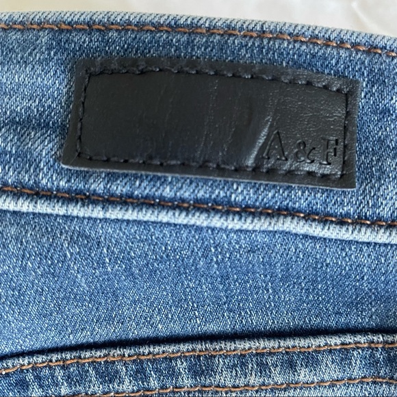 Abercrombie and Fitch Skinny Tuxedo Stripe Jeans - Picture 4 of 7